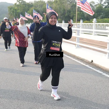 Runner Photo 6881115
