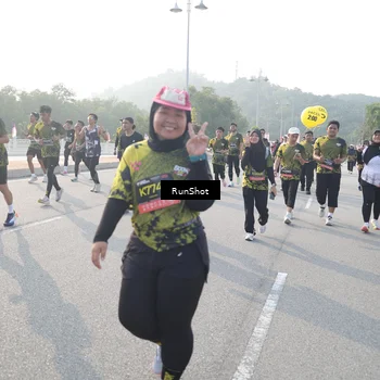Runner Photo 6881140