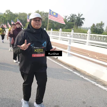 Runner Photo 6881147
