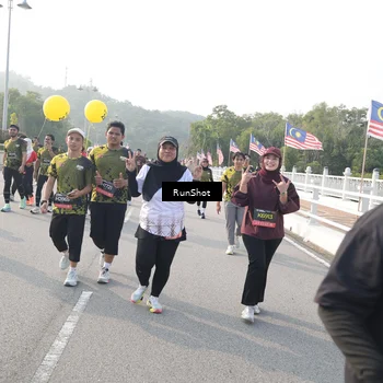 Runner Photo 6881153