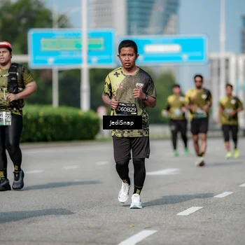 Runner Photo 6881273