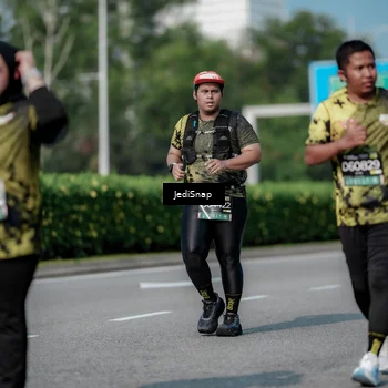 Runner Photo 6881275