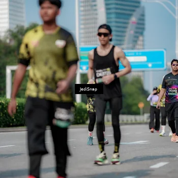 Runner Photo 6882018