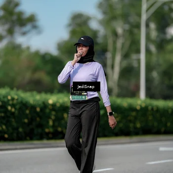 Runner Photo 6882100