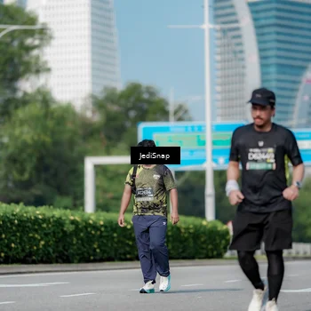 Runner Photo 6882417