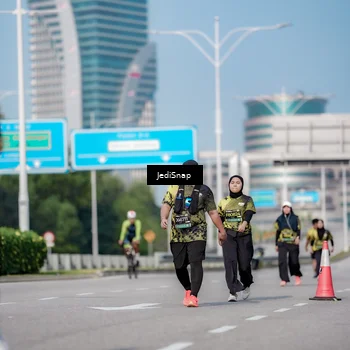 Runner Photo 6882418