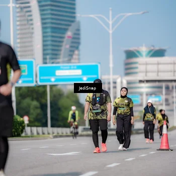 Runner Photo 6882419