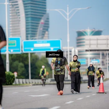 Runner Photo 6882421