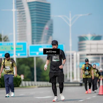 Runner Photo 6882435