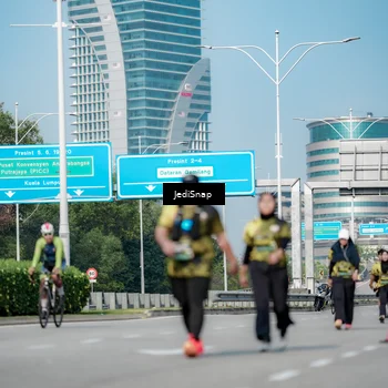 Runner Photo 6882436