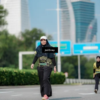 Runner Photo 6882452