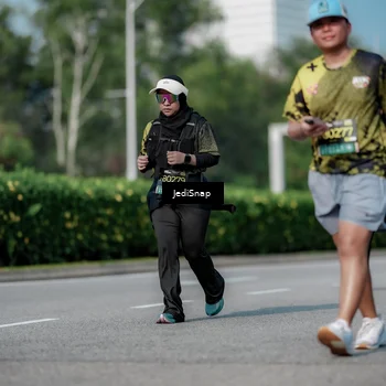 Runner Photo 6882558