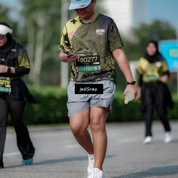 Runner Photo 6882568