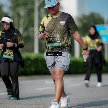 Runner Photo 6882571