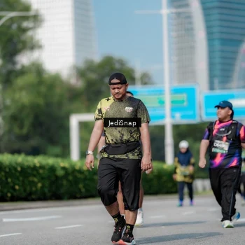 Runner Photo 6882662