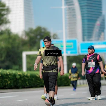 Runner Photo 6882669