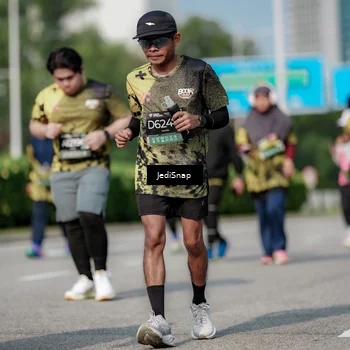 Runner Photo 6882700