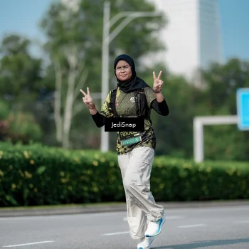 Runner Photo 6882771