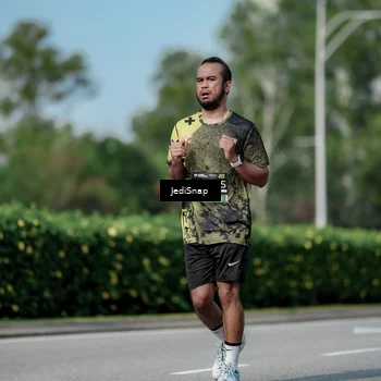 Runner Photo 6882794
