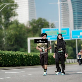 Runner Photo 6882815