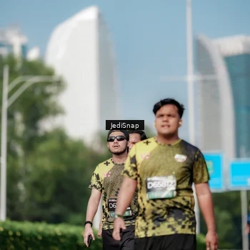 Runner Photo 6882841