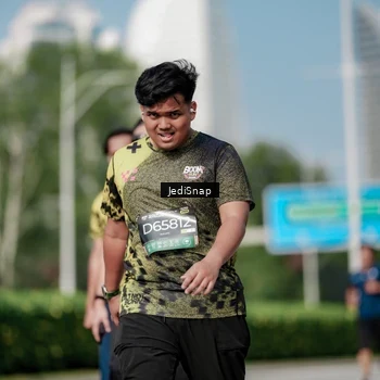 Runner Photo 6882860
