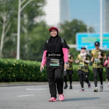 Runner Photo 6882900