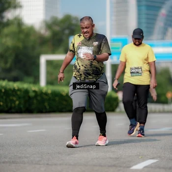 Runner Photo 6882941