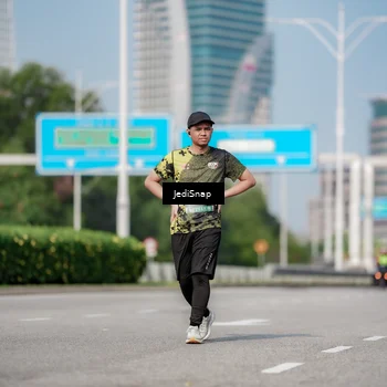 Runner Photo 6883016