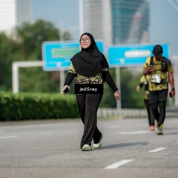 Runner Photo 6883059