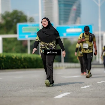 Runner Photo 6883060