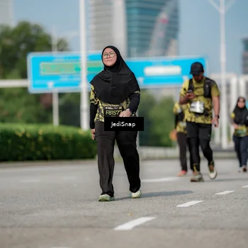 Runner Photo 6883072