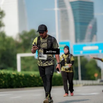 Runner Photo 6883073