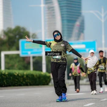 Runner Photo 6883105