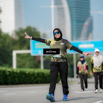 Runner Photo 6883116