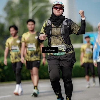 Runner Photo 6883211
