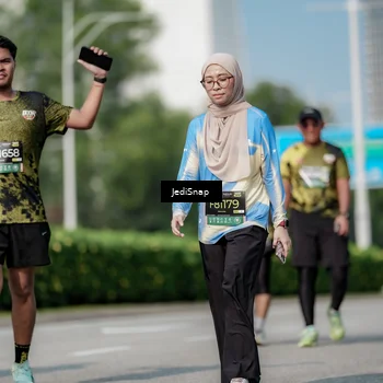 Runner Photo 6883220