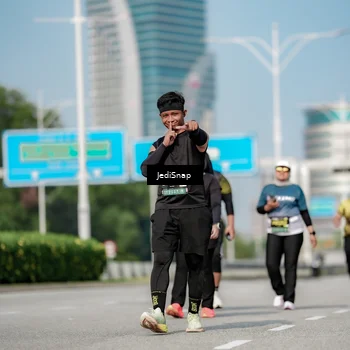 Runner Photo 6883272