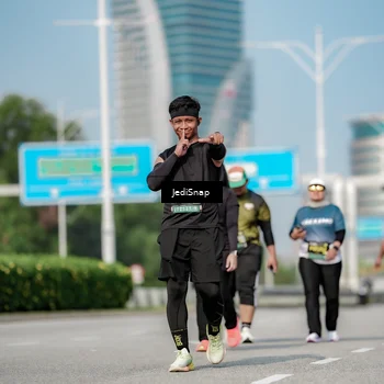 Runner Photo 6883274