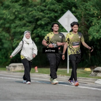 Runner Photo 6883350