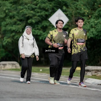 Runner Photo 6883361