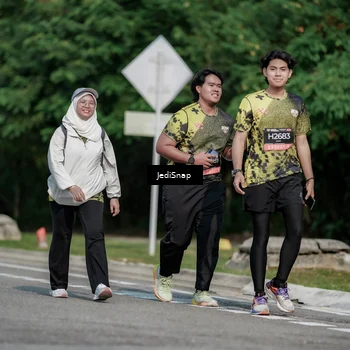 Runner Photo 6883362