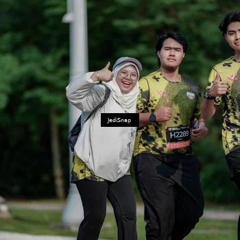 Runner Photo 6883364