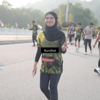 Runner Photo 6883422