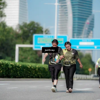 Runner Photo 6883443
