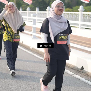 Runner Photo 6883489