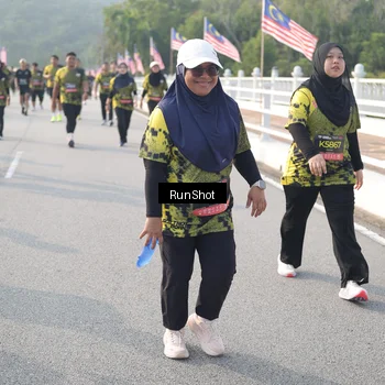 Runner Photo 6883515