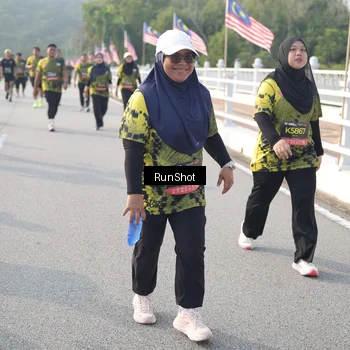 Runner Photo 6883518