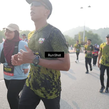 Runner Photo 6883543
