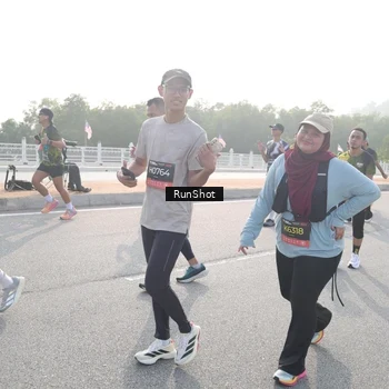 Runner Photo 6883554